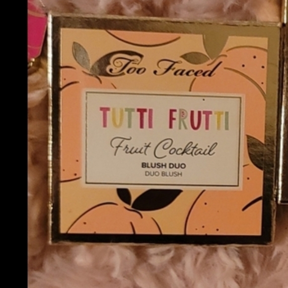LIMITED EDITION NEVER USED Too faced tutti fruitti bundle - Picture 5 of 6